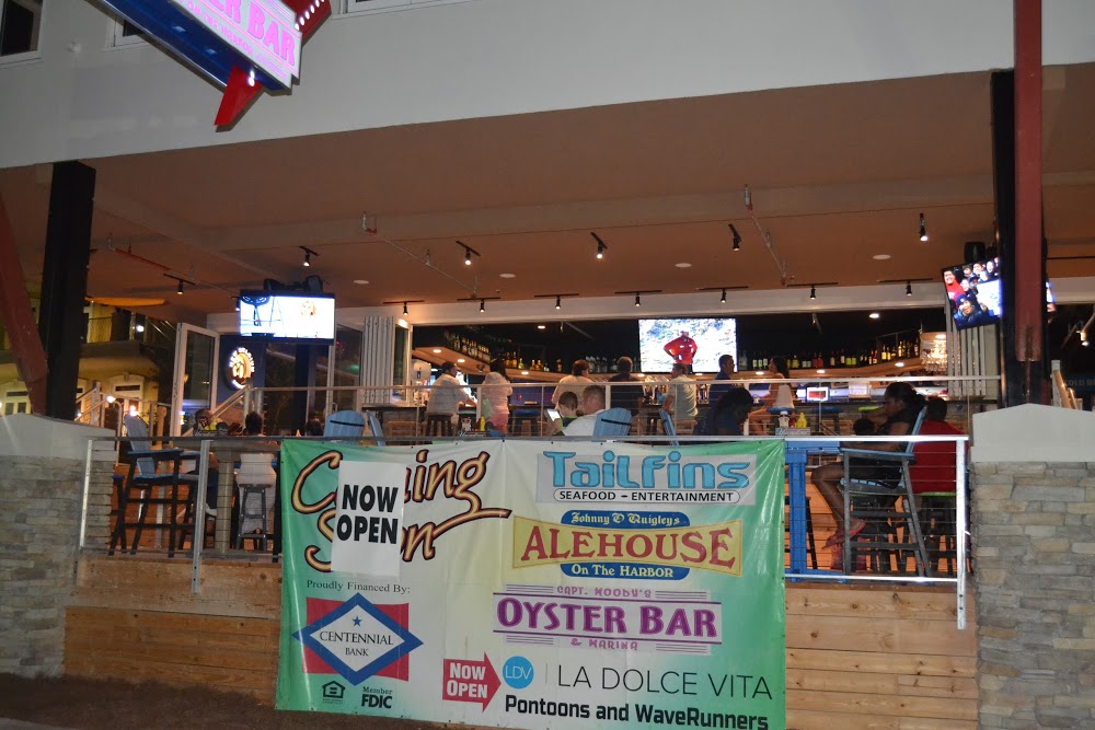 Tailfins Waterfront Grill + Destin Outdoor Dining + Breakfast